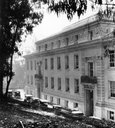 photograph: Exterior of Haviland Hall 1924