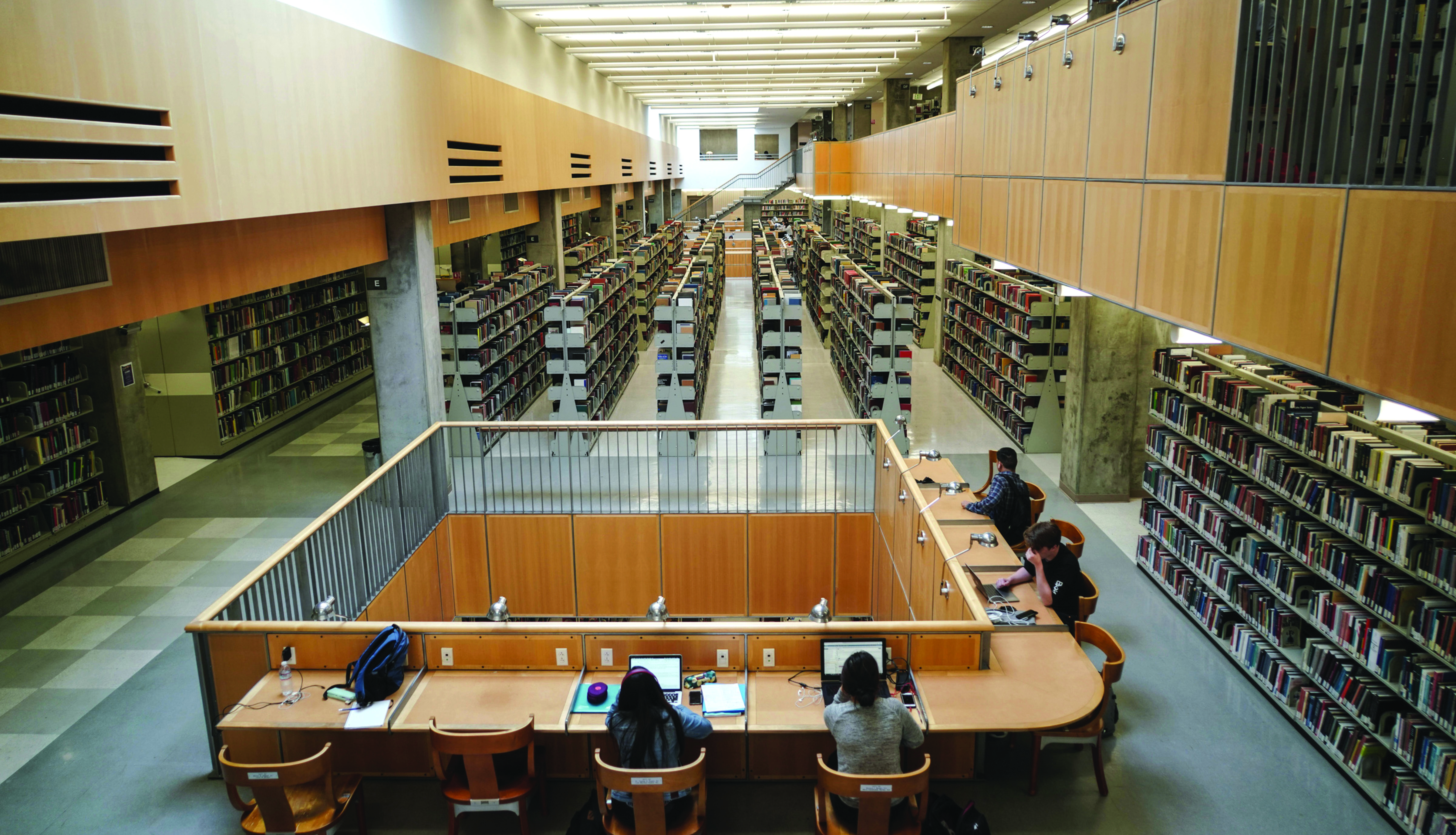 Library with books and students